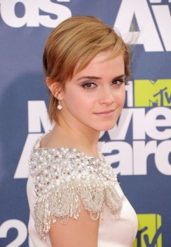 Emma+Watson+2011+MTV+Movie+Awards+Arrivals+px4LoaN1x_0l